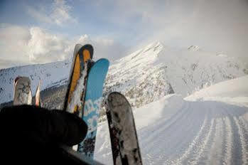 Hotel Bookcanmore 4*
