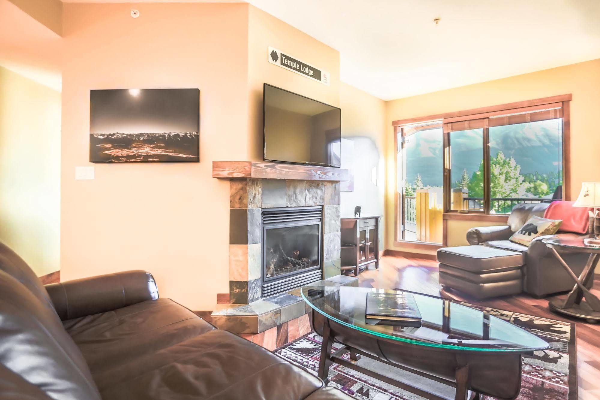Bookcanmore Hotel 4*