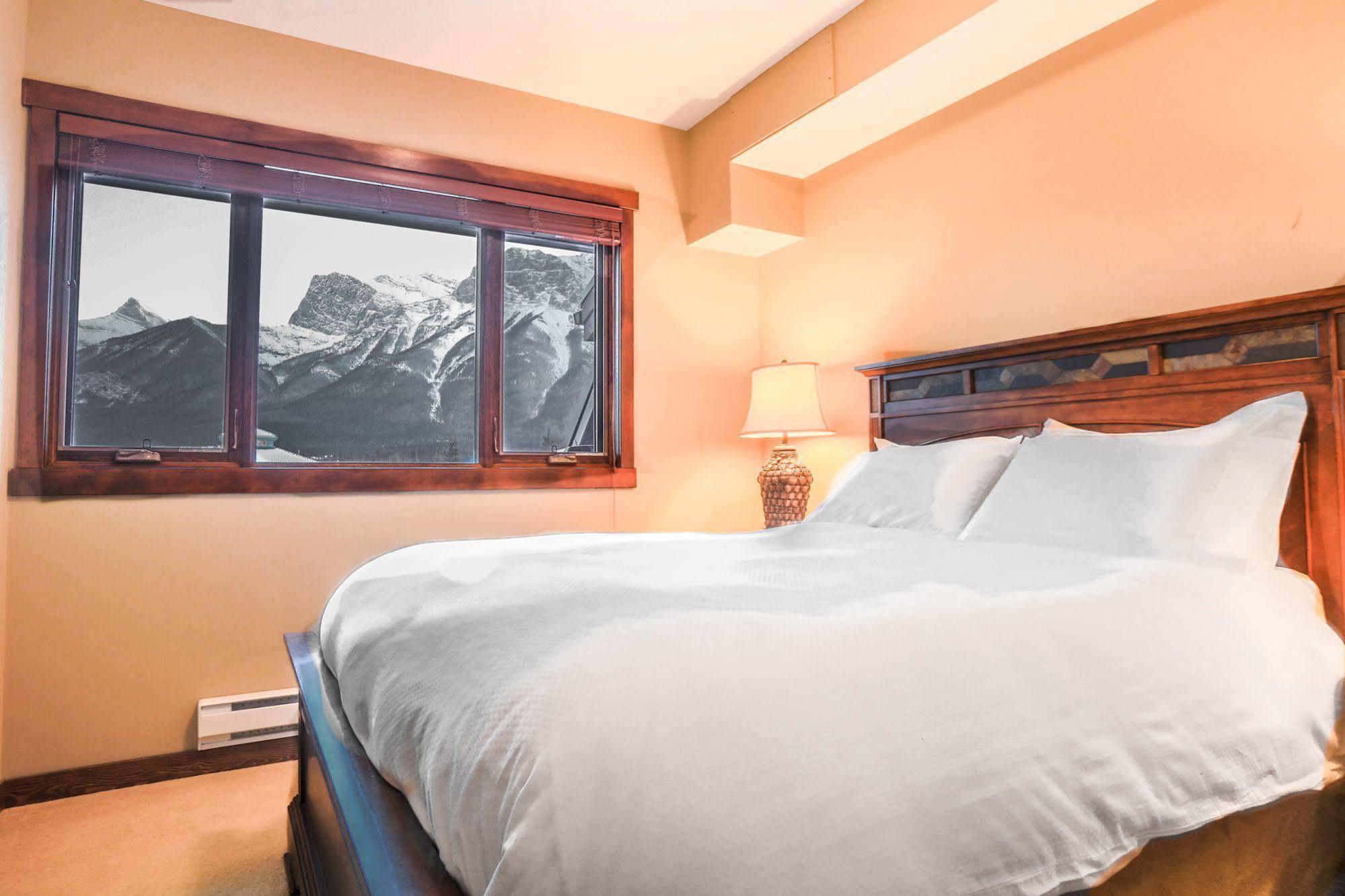 Hotel Bookcanmore Canmore